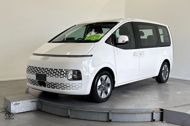 Image of 2024 Hyundai STARIA Base