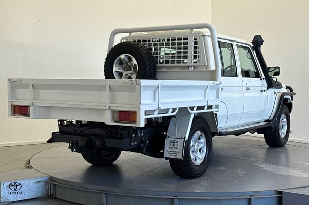 2022 Toyota Landcruiser GXL in White