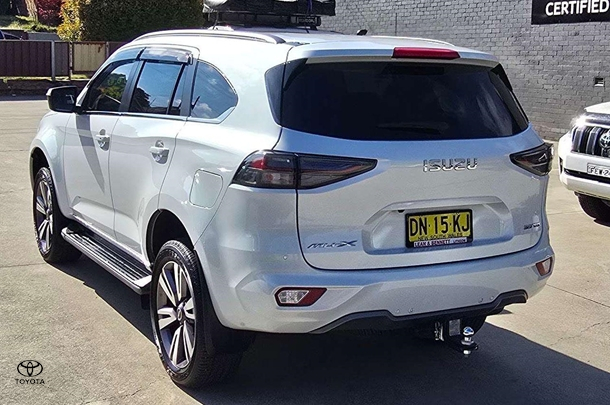 2024 Isuzu MU-X LS-T in White