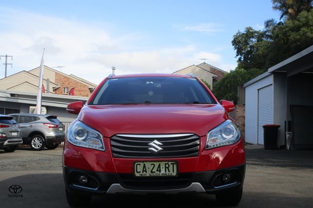 2014 Suzuki S-Cross GLX in Red