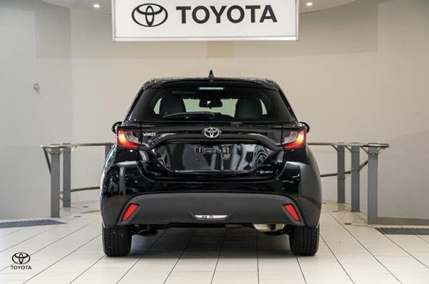 2024 Toyota Yaris Ascent Sport Hybrid in Black