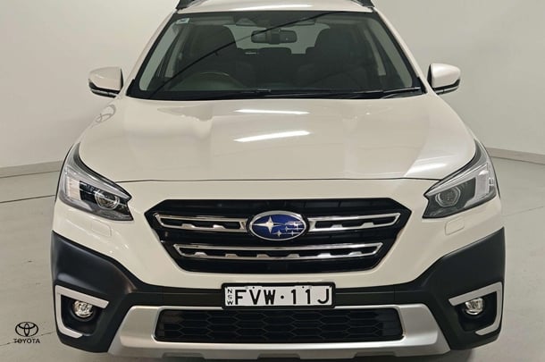 2021 Subaru Outback AWD in White