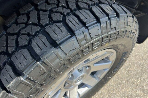 2014 Toyota FJ Cruiser Base in Red