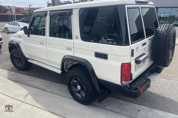 2021 Toyota Landcruiser GXL in White