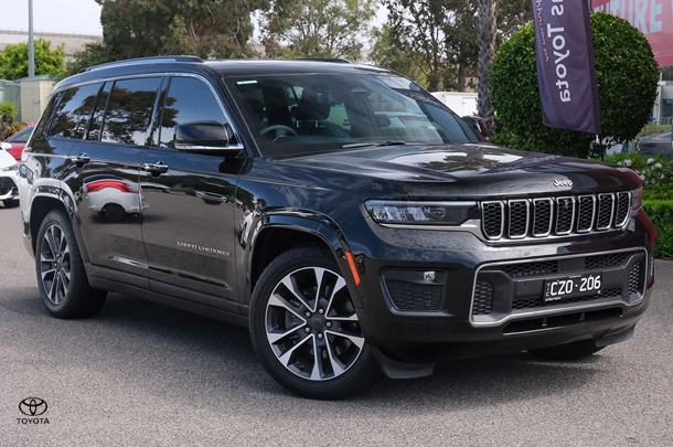 2023 Jeep Grand Cherokee Overland in Black