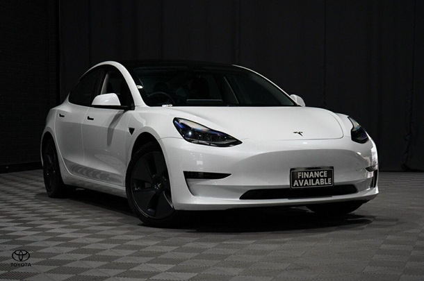2021 Tesla Model 3 Standard Range Plus in White