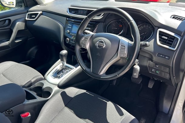 2017 Nissan QASHQAI ST in White