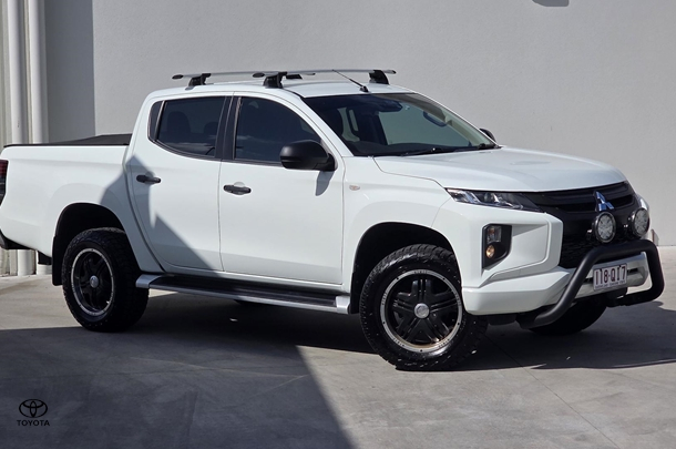 Image of 2019 Mitsubishi Triton GLX