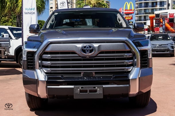 2023 Toyota Tundra Limited in Silver
