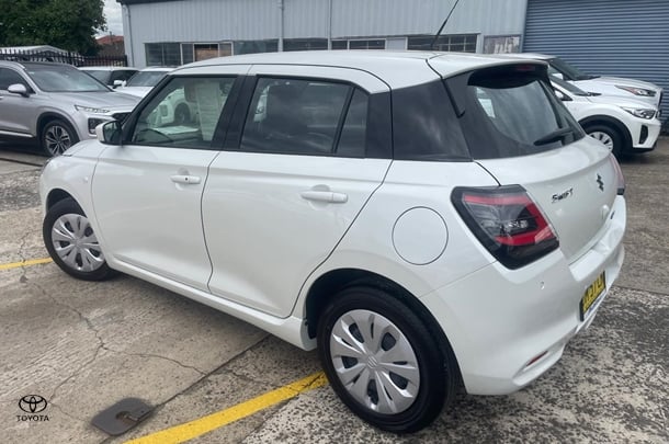 2024 Suzuki Swift Hybrid in White