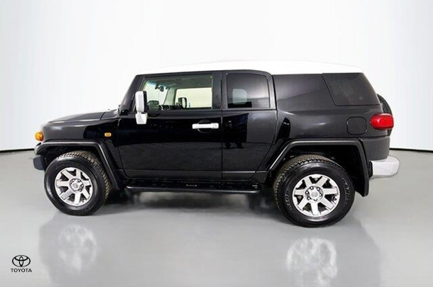 2016 Toyota FJ Cruiser FJ Cruiser in Two Tone Black