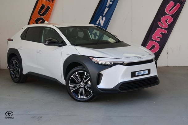 2023 Toyota bZ4X Base in White