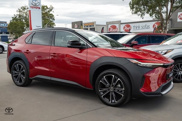 2024 Toyota bZ4X Base in Red