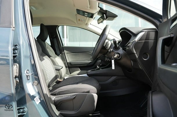 2023 Renault Captur Life in Blue