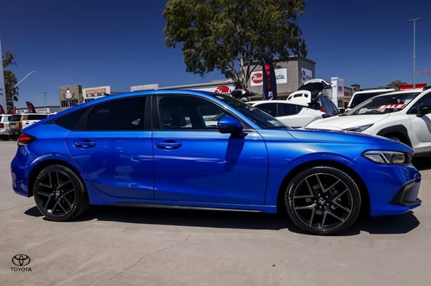 2022 Honda Civic VTi LX in Blue