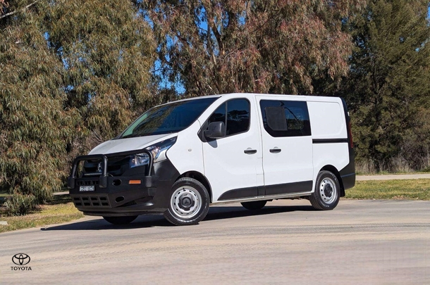 Image of 2022 Mitsubishi Express GLX