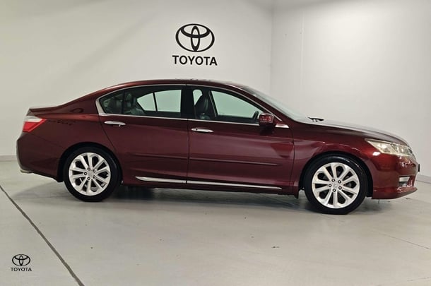 2015 Honda Accord VTi-L in Red