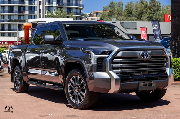 2023 Toyota Tundra Limited in Silver