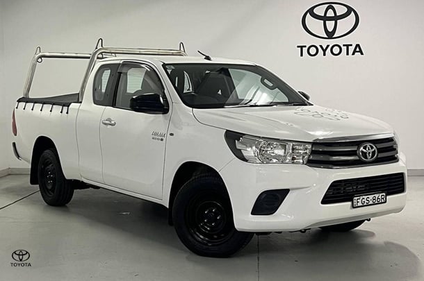 2016 Toyota Hilux SR in White