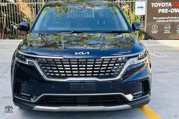 2022 Kia Carnival Platinum in Blue