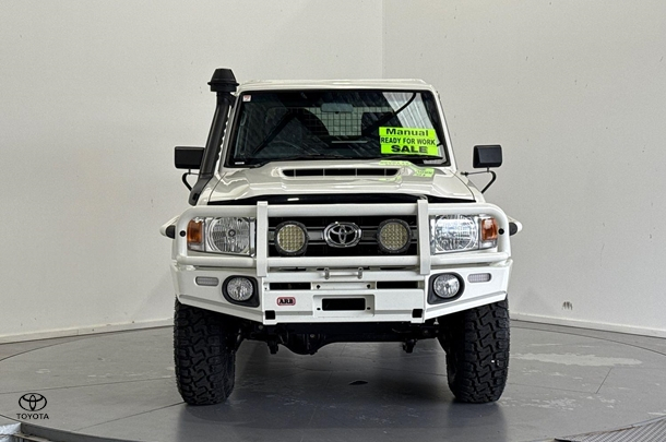 2022 Toyota Landcruiser GXL in White