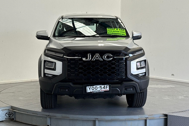 2024 JAC T9 Oasis in Silver