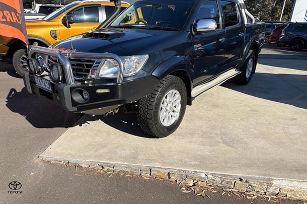 Image of 2012 Toyota Hilux SR5