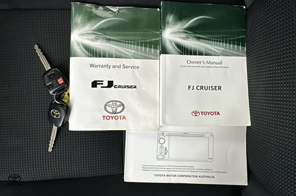 2012 Toyota FJ Cruiser FJ Cruiser in Two Tone Black