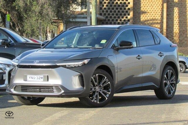 2023 Toyota bZ4X Standard AWD in Silver