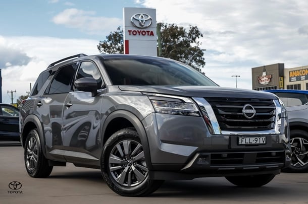 Image of 2024 Nissan Pathfinder ST-L