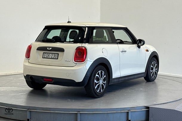 2014 MINI Hatch One in White