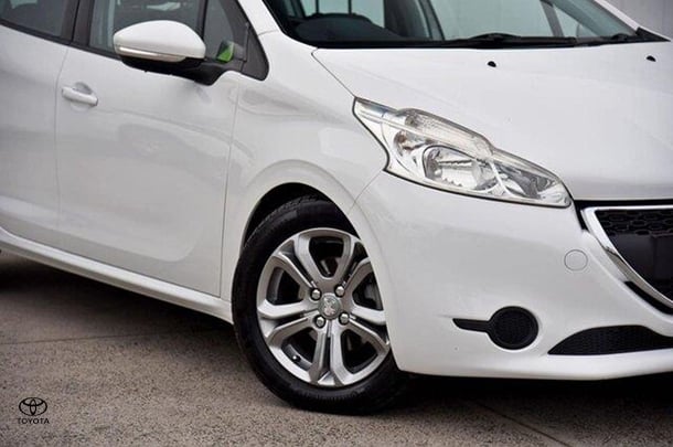 2014 Peugeot 208 Active in White