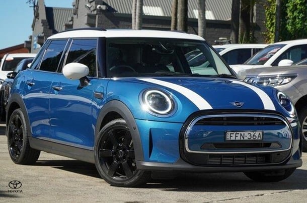 2023 MINI Hatch Cooper Classic in Island Blue