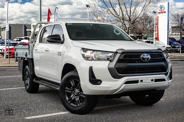 Image of 2023 Toyota Hilux SR