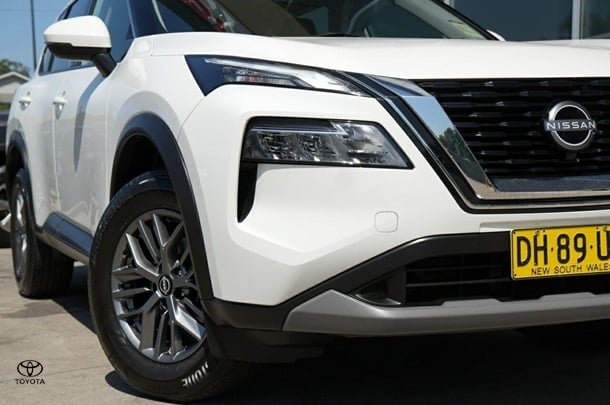 2023 Nissan X-TRAIL ST in White
