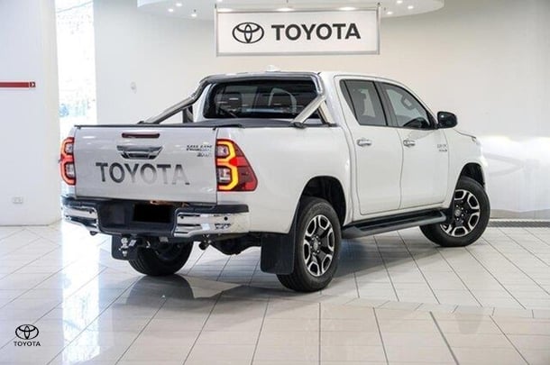 2022 Toyota Hilux SR5 in White