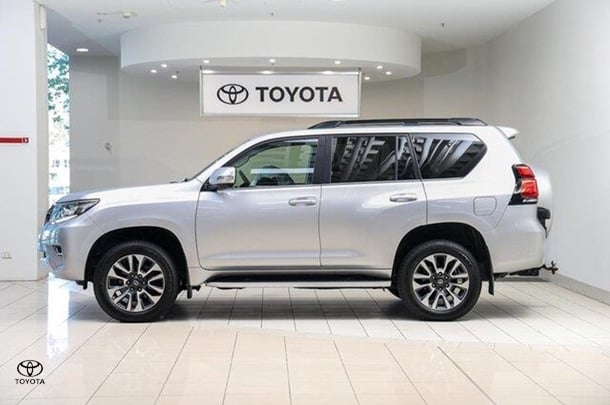 2022 Toyota Landcruiser Prado VX in Silver