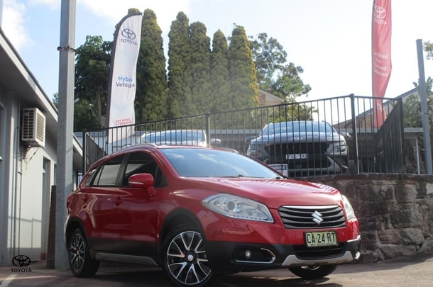 2014 Suzuki S-Cross GLX in Red