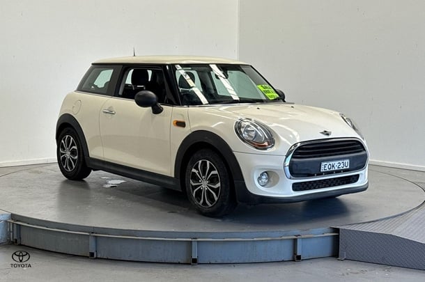 2014 MINI Hatch One in White