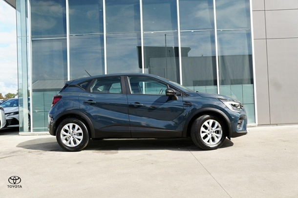2023 Renault Captur Life in Blue