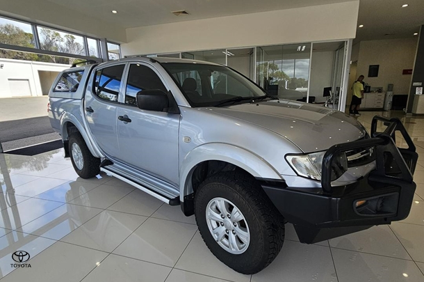 Image of 2015 Mitsubishi Triton GLX