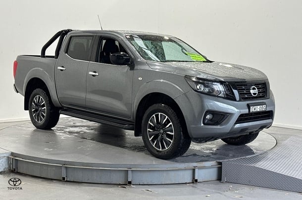 2020 Nissan Navara ST in Grey