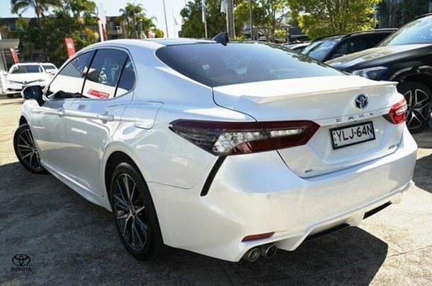 2021 Toyota Camry SL in White
