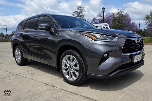 Image of 2024 Toyota Kluger Grande