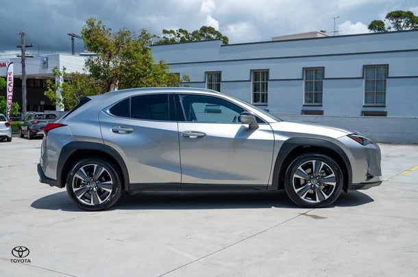 2019 Lexus UX Sports Luxury in Silver
