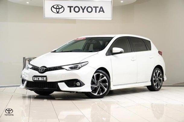 2016 Toyota Corolla ZR in White