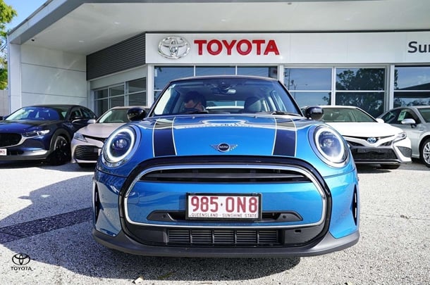 2021 MINI Hatch Cooper Classic in Blue