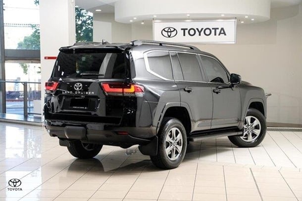 2023 Toyota Landcruiser VX in Black