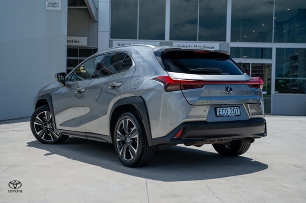 2019 Lexus UX Sports Luxury in Silver
