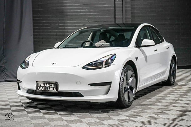 2021 Tesla Model 3 Standard Range Plus in White